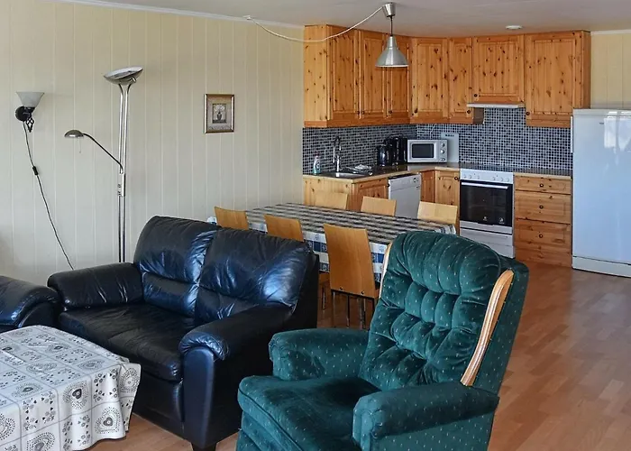 6 Person In Nyaraló